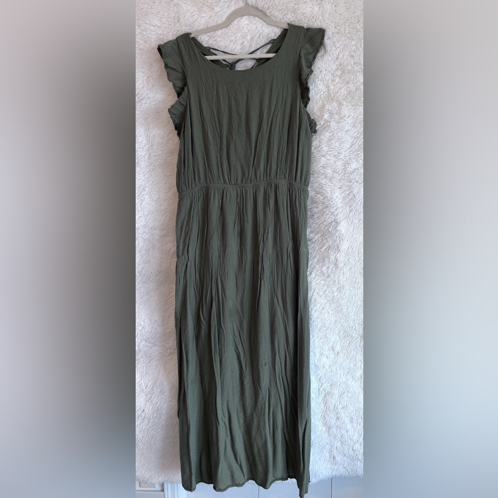 Maurices. XXL. Maxi dress sleeveless. Olive green. Tie detail in back.